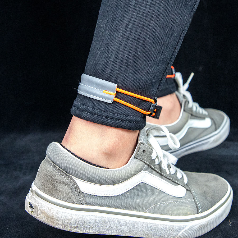 Cycling Gear Pants - สายรัดขาแบบยืดหยุ่นสะท้อนแสงสำหรับปั่นจักรยาน ปรับได้ ใช้กับขอบกางเกงจักรยาน สำหรับปั่นจักรยานเสือหมอบและเสือภูเขา อุปกรณ์เพื่อความปลอดภัยในการขับขี่