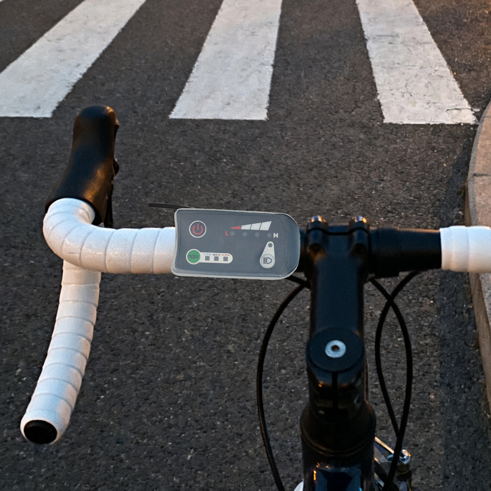 ซิลิโคนกันน้ำสำหรับจักรยานไฟฟ้ - Cycling Gear Display บทวิจารณ์และราคา